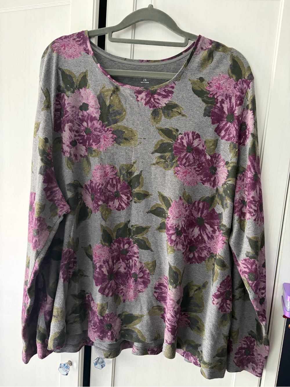 croft & barrow Gray Long-Sleeve Top with Purple Floral Print